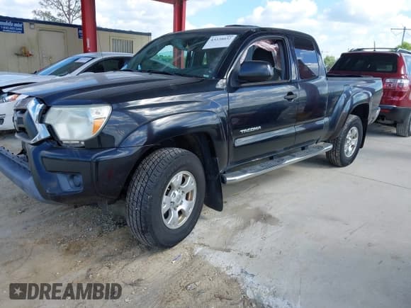 ✅ 2015 Toyota Tacoma • VIN: 5TFUX4EN5FX036792 • Lot: 43338032. Listed on IAAI with 167,320 mi. Free auction sales archive from the USA and detailed vehicle history report at DreamBid. Image 20.