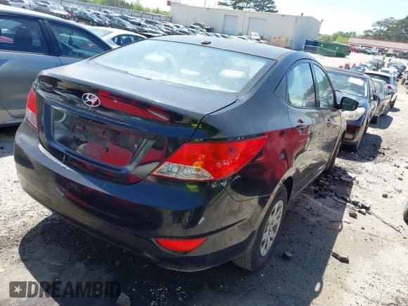 ✅ 2013 Hyundai Accent GLS • VIN: KMHCT4AE2DU339780 • Lot: 42051623. Wystawiony na IAAI z przebiegiem 172 128 mil. Bezpłatny archiwum sprzedaży aukcyjnych z USA i szczegółowy raport historii pojazdu na DreamBid. Zdjęcie 4.