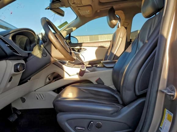 ✅ 2019 Lincoln Nautilus Select • VIN: 2LMPJ8K99KBL32798 • Lot: 94152515. Wystawiony na Copart z przebiegiem 103 665 mil. Bezpłatny archiwum sprzedaży aukcyjnych z USA i szczegółowy raport historii pojazdu na DreamBid. Zdjęcie 7.