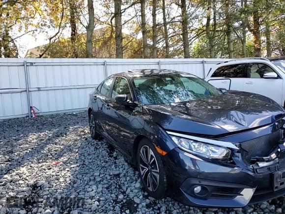 ✅ 2017 Honda Civic EX-L • VIN: 19XFC1F70HE205378 • Lot: 89633285. Listed on Copart with Not provided. Free auction sales archive from the USA and detailed vehicle history report at DreamBid. Image 13.