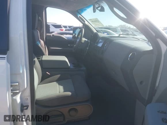 ✅ 2005 Ford F-150 XLT • VIN: 1FTPW12505FA77290 • Lot: 43684496. Wystawiony na IAAI z przebiegiem 130 956 mil. Bezpłatny archiwum sprzedaży aukcyjnych z USA i szczegółowy raport historii pojazdu na DreamBid. Zdjęcie 5.