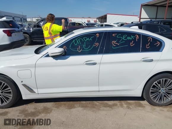✅ 2018 BMW 5 Series 530e • VIN: WBAJA9C50JB033516 • Lot: 43407046. Listed on IAAI with 108,959 mi. Free auction sales archive from the USA and detailed vehicle history report at DreamBid. Image 15.