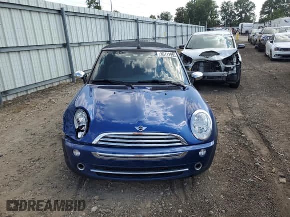 ✅ 2008 MINI Convertible • VIN: WMWRF33508TG18735 • Lot: 80111955. Wystawiony na Copart z przebiegiem 42 012 mil. Bezpłatny archiwum sprzedaży aukcyjnych z USA i szczegółowy raport historii pojazdu na DreamBid. Zdjęcie 5.