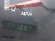 ✅ 2002 Ford Expedition XLT • VIN: 1FMRU15WX2LA97901 • Lot: 43038683. Wystawiony na IAAI z przebiegiem 201 289 mil. Bezpłatny archiwum sprzedaży aukcyjnych z USA i szczegółowy raport historii pojazdu na DreamBid. Zdjęcie 15.