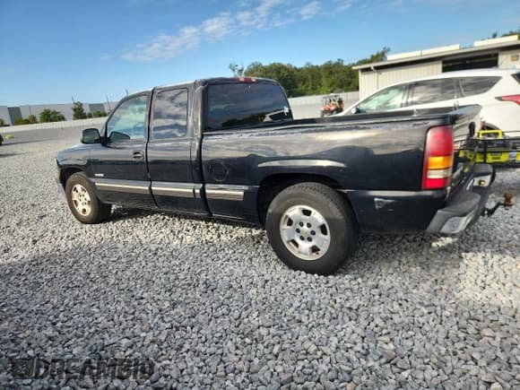 ✅ 2002 Chevrolet Silverado 1500 LS • VIN: 2GCEC19V621324675 • Лот: 91852005. Опубликован ранее на Copart с пробегом 281 287 миль. Бесплатный доступ к архиву аукционных продаж из США и подробный отчёт об истории автомобиля на DreamBid. Изображение 2.