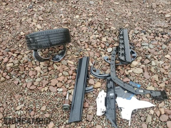 ✅ 2024 Chevrolet Equinox RS • VIN: 3GNAXWEGXRS148940 • Lot: 86818415. Wystawiony na Copart z przebiegiem 22 096 mil. Bezpłatny archiwum sprzedaży aukcyjnych z USA i szczegółowy raport historii pojazdu na DreamBid. Zdjęcie 13.