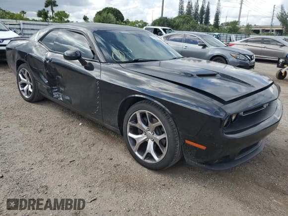 ✅ 2016 Dodge Challenger SXT Plus • VIN: 2C3CDZAG7GH129221 • Lot: 71105713. Wystawiony na Copart z przebiegiem 65 183 mil. Bezpłatny archiwum sprzedaży aukcyjnych z USA i szczegółowy raport historii pojazdu na DreamBid. Zdjęcie 4.