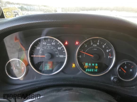 ✅ 2013 Jeep Wrangler Rubicon • VIN: 1C4BJWCG6DL616484 • Lot: 80236254. Wystawiony na Copart z przebiegiem 202 212 mil. Bezpłatny archiwum sprzedaży aukcyjnych z USA i szczegółowy raport historii pojazdu na DreamBid. Zdjęcie 9.