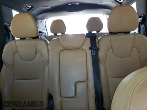 ✅ 2017 Volvo XC90 Momentum • VIN: YV4A22PK5H1186896 • Lot: 65469155. Wystawiony na Copart z przebiegiem 208 634 mil. Bezpłatny archiwum sprzedaży aukcyjnych z USA i szczegółowy raport historii pojazdu na DreamBid. Zdjęcie 10.