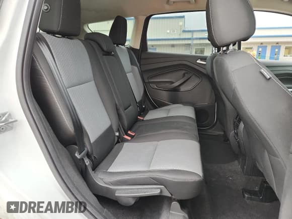 ✅ 2017 Ford Escape SE • VIN: 1FMCU9G98HUA30759 • Lot: 90472245. Wystawiony na Copart z przebiegiem 64 413 mil. Bezpłatny archiwum sprzedaży aukcyjnych z USA i szczegółowy raport historii pojazdu na DreamBid. Zdjęcie 11.