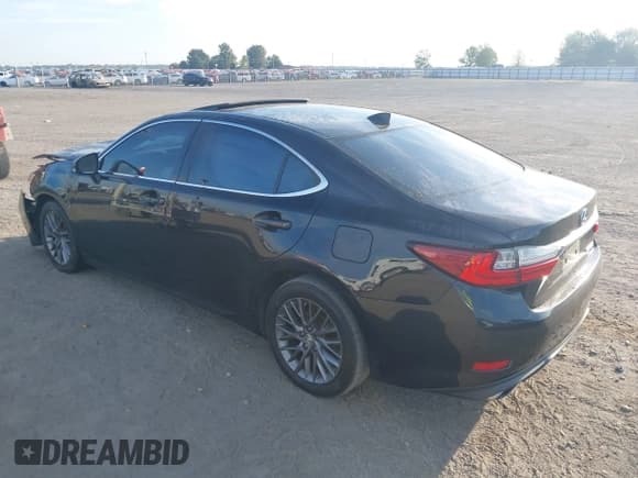 ✅ 2018 Lexus ES 350 • VIN: 58ABK1GG6JU078373 • Лот: 43325431. Опубликован ранее на IAAI с пробегом 157 731 миль. Бесплатный доступ к архиву аукционных продаж из США и подробный отчёт об истории автомобиля на DreamBid. Изображение 3.