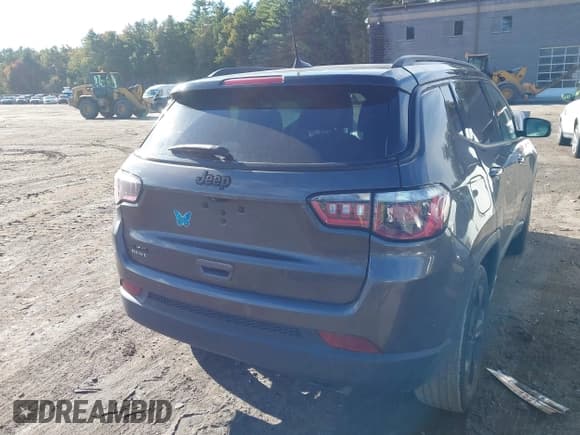 ✅ 2019 Jeep Compass Latitude • VIN: 3C4NJDBB9KT724350 • Lot: 43427895. Listed on IAAI with Not provided. Free auction sales archive from the USA and detailed vehicle history report at DreamBid. Image 16.