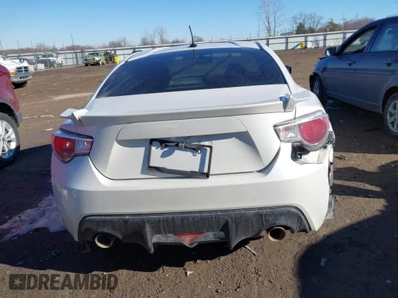 ✅ 2013 Subaru BRZ Limited • VIN: JF1ZCAC18D1604653 • Lot: 41276046. Listed on IAAI with 123,679 mi. Free auction sales archive from the USA and detailed vehicle history report at DreamBid. Image 15.