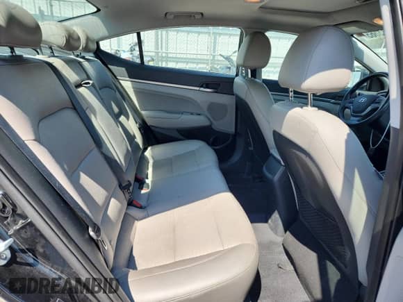 2017 Hyundai Elantra SE z VIN 5NPD84LF8HH023896, wystawiony jako Copart lot #71485665 z przebiegiem 68 585 mil mil oraz Szkoda całkowita • Salvage title. Historia ofert i sprzedaży dostępna na DreamBid. Obrazek 10.