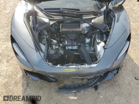 ✅ 2018 McLaren 720S • VIN: SBM14DCA4JW001176 • Lot: 59680605. Wystawiony na Copart z przebiegiem 18 015 mil. Bezpłatny archiwum sprzedaży aukcyjnych z USA i szczegółowy raport historii pojazdu na DreamBid. Zdjęcie 11.