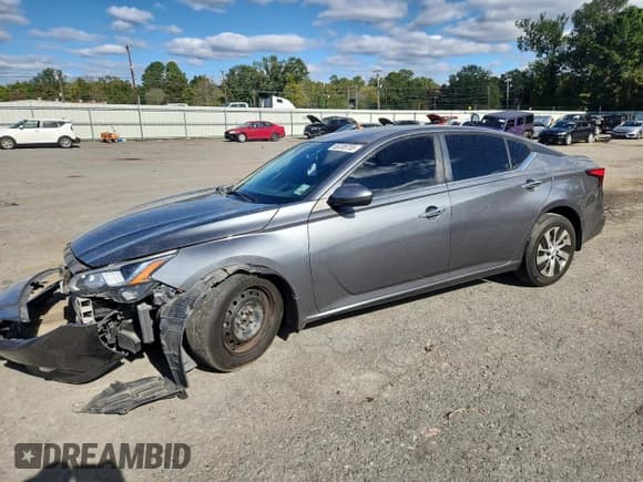 ✅ 2019 Nissan Altima S • VIN: 1N4BL4BV9KC254961 • Лот: 85208755. Опубликован ранее на Copart с пробегом 139 201 миль. Бесплатный доступ к архиву аукционных продаж из США и подробный отчёт об истории автомобиля на DreamBid. Изображение 1.