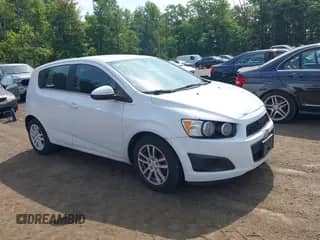 2015 Chevrolet Sonic LT z VIN 1G1JC6SB1F4148987, wystawiony jako IAAI lot #42631909 z przebiegiem 92 563 mil mil oraz . Historia ofert i sprzedaży dostępna na DreamBid. Obrazek 1.
