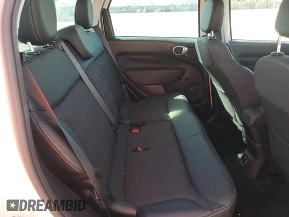 ✅ 2018 FIAT 500L Pop • VIN: ZFBCFAAH1JZ040688 • Lot: 48106215. Listed on Copart with 50,096 mi. Free auction sales archive from the USA and detailed vehicle history report at DreamBid. Image 10.