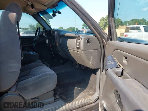 ✅ 2005 GMC Sierra 1500 SLT • VIN: 2GTEK19B051183308 • Lot: 43205909. Wystawiony na IAAI z przebiegiem 306 972 mil. Bezpłatny archiwum sprzedaży aukcyjnych z USA i szczegółowy raport historii pojazdu na DreamBid. Zdjęcie 5.