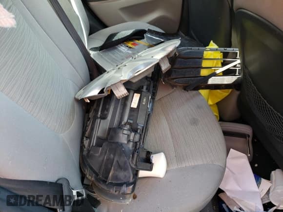 ✅ 2016 Hyundai Accent SE • VIN: KMHCT4AE4GU007666 • Лот: 72049534. Опубликован ранее на Copart с пробегом 104 873 миль. Бесплатный доступ к архиву аукционных продаж из США и подробный отчёт об истории автомобиля на DreamBid. Изображение 12.