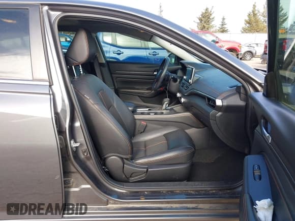 ✅ 2019 Nissan Altima SR • VIN: 1N4BL4CW7KN320421 • Лот: 43644022. Опубликован ранее на IAAI с пробегом 148 075 миль. Бесплатный доступ к архиву аукционных продаж из США и подробный отчёт об истории автомобиля на DreamBid. Изображение 5.