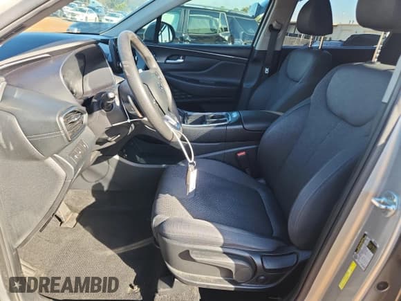 ✅ 2021 Hyundai Santa Fe SE • VIN: 5NMS14AJ2MH359425 • Lot: 82585575. Wystawiony na Copart z przebiegiem 76 534 mil. Bezpłatny archiwum sprzedaży aukcyjnych z USA i szczegółowy raport historii pojazdu na DreamBid. Zdjęcie 7.