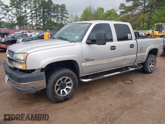 ✅ 2004 Chevrolet Silverado 2500HD LS • VIN: 1GCHC23244F228363 • Лот: 41906803. Опубликован ранее на IAAI с пробегом 270 983 миль. Бесплатный доступ к архиву аукционных продаж из США и подробный отчёт об истории автомобиля на DreamBid. Изображение 17.