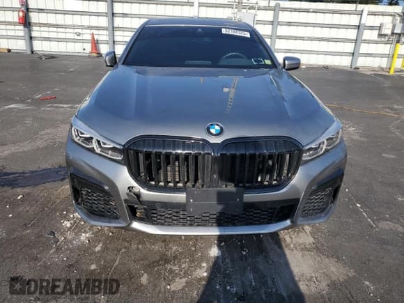 ✅ 2022 BMW 7 Series 740i xDrive • VIN: WBA7T4C03NCK85529 • Лот: 52188325. Опубликован ранее на Copart с пробегом 28 427 миль. Бесплатный доступ к архиву аукционных продаж из США и подробный отчёт об истории автомобиля на DreamBid. Изображение 5.