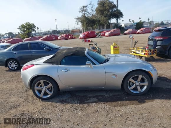 ✅ 2007 Pontiac Solstice • VIN: 1G2MB35B57Y111621 • Lot: 41332760. Listed on IAAI with 49,784 mi. Free auction sales archive from the USA and detailed vehicle history report at DreamBid. Image 13.
