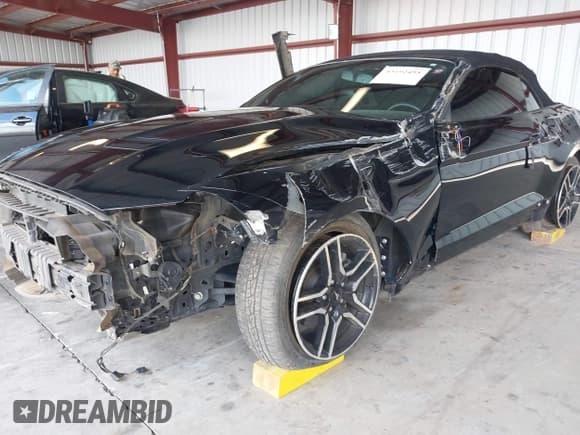✅ 2019 Ford Mustang EcoBoost Premium • VIN: 1FATP8UH3K5179315 • Lot: 43192455. Wystawiony na IAAI z przebiegiem 86 845 mil. Bezpłatny archiwum sprzedaży aukcyjnych z USA i szczegółowy raport historii pojazdu na DreamBid. Zdjęcie 6.