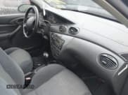 ✅ 2000 Ford Focus ZX3 • VIN: 3FAFP3131YR254186 • Lot: 42049619. Wystawiony na IAAI z przebiegiem Nie podano. Bezpłatny archiwum sprzedaży aukcyjnych z USA i szczegółowy raport historii pojazdu na DreamBid. Zdjęcie 5.