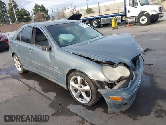 ✅ 2006 Mercedes-Benz C 230 Sport • VIN: WDBRF52H26A899855 • Lot: 41506280. Wystawiony na IAAI z przebiegiem 197 330 mil. Bezpłatny archiwum sprzedaży aukcyjnych z USA i szczegółowy raport historii pojazdu na DreamBid. Zdjęcie 1.