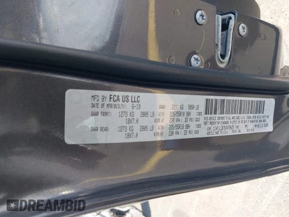 ✅ 2019 Jeep Cherokee Limited • VIN: 1C4PJLDB7KD479425 • Lot: 43591556. Listed on IAAI with 98,041 mi. Free auction sales archive from the USA and detailed vehicle history report at DreamBid. Image 9.