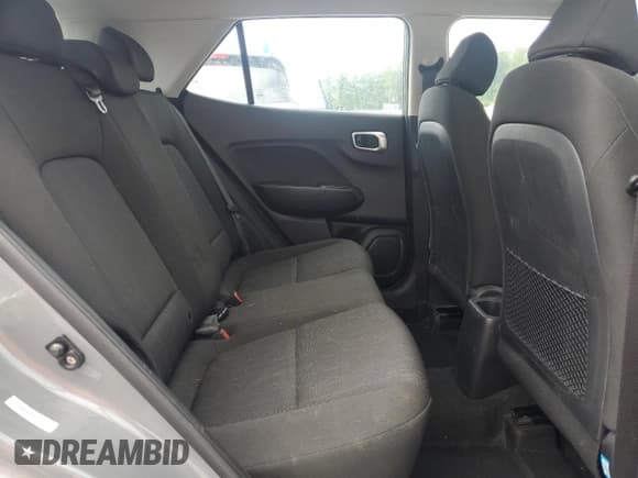 ✅ 2022 Hyundai Venue SE • VIN: KMHRB8A38NU176847 • Lot: 62816035. Wystawiony na Copart z przebiegiem 50 975 mil. Bezpłatny archiwum sprzedaży aukcyjnych z USA i szczegółowy raport historii pojazdu na DreamBid. Zdjęcie 11.