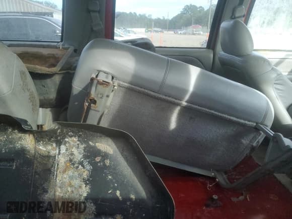 ✅ 1995 GMC Yukon • VIN: 1GKEK13K4SJ759125 • Лот: 82770695. Опубликован ранее на Copart с пробегом 147 931 миль. Бесплатный доступ к архиву аукционных продаж из США и подробный отчёт об истории автомобиля на DreamBid. Изображение 11.