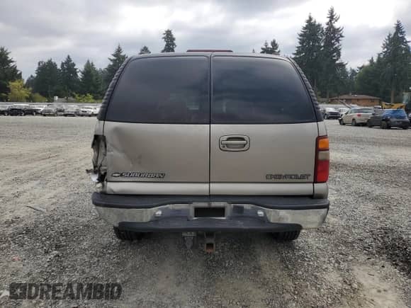 2001 Chevrolet Suburban LT with VIN 3GNGK26G21G211861, listed as a Copart auction lot 67628775 with 159,695 mi miles and Salvage title. Bid and sale history available at DreamBid. Image 6.