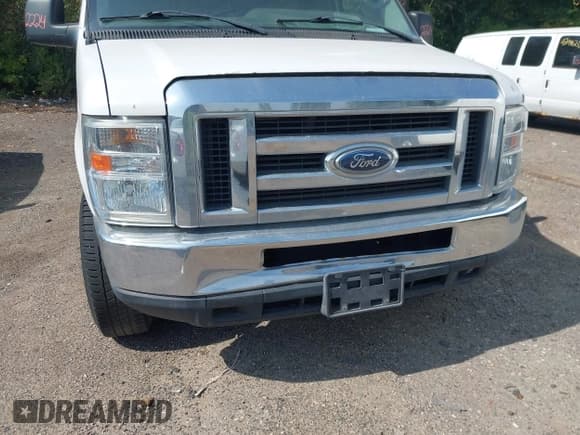 ✅ 2012 Ford Econoline Cargo Recreational • VIN: 1FTNE2EW2CDB00498 • Lot: 42942224. Wystawiony na IAAI z przebiegiem 193 272 mil. Bezpłatny archiwum sprzedaży aukcyjnych z USA i szczegółowy raport historii pojazdu na DreamBid. Zdjęcie 6.