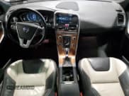 ✅ 2015 Volvo XC60 T6 Drive-E Platinum • VIN: YV449MDM3F2628849 • Lot: 78917974. Listed on Copart with 81,751 mi. Free auction sales archive from the USA and detailed vehicle history report at DreamBid. Image 8.