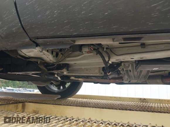 ✅ 2025 Ford Explorer Active • VIN: 1FMUK8DHXSGA70668 • Lot: 43329976. Listed on IAAI with 6,294 mi. Free auction sales archive from the USA and detailed vehicle history report at DreamBid. Image 19.