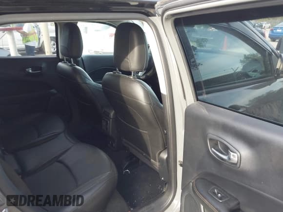 ✅ 2020 Jeep Compass Limited • VIN: 3C4NJDCB9LT196700 • Лот: 43360829. Опубликован ранее на IAAI с пробегом 56 893 миль. Бесплатный доступ к архиву аукционных продаж из США и подробный отчёт об истории автомобиля на DreamBid. Изображение 8.