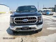 ✅ 2023 Ford F-150 Lariat • VIN: 1FTFW1E84PFC93888 • Lot: 81148135. Wystawiony na Copart z przebiegiem 45 551 mil. Bezpłatny archiwum sprzedaży aukcyjnych z USA i szczegółowy raport historii pojazdu na DreamBid. Zdjęcie 13.