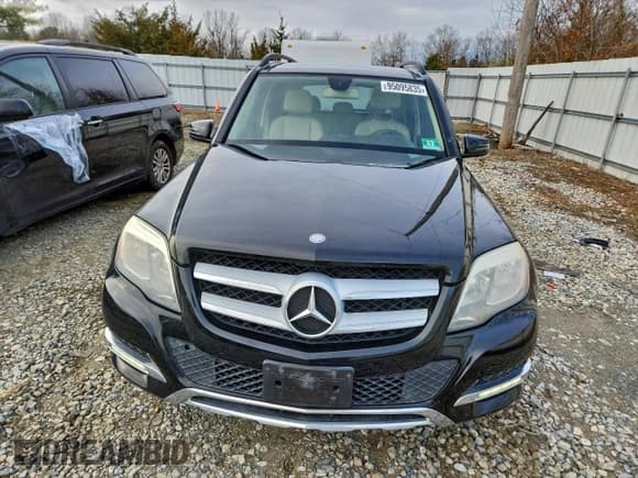 ✅ 2015 Mercedes-Benz GLK 350 • VIN: WDCGG8JB4FG364022 • Лот: 95095835. Опубликован ранее на Copart с пробегом 141 796 миль. Бесплатный доступ к архиву аукционных продаж из США и подробный отчёт об истории автомобиля на DreamBid. Изображение 5.