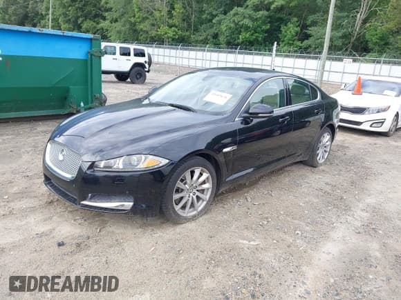 ✅ 2013 Jaguar XF RWD • VIN: SAJWA0ES9DPS98645 • Lot: 42605636. Wystawiony na IAAI z przebiegiem 92 290 mil. Bezpłatny archiwum sprzedaży aukcyjnych z USA i szczegółowy raport historii pojazdu na DreamBid. Zdjęcie 2.