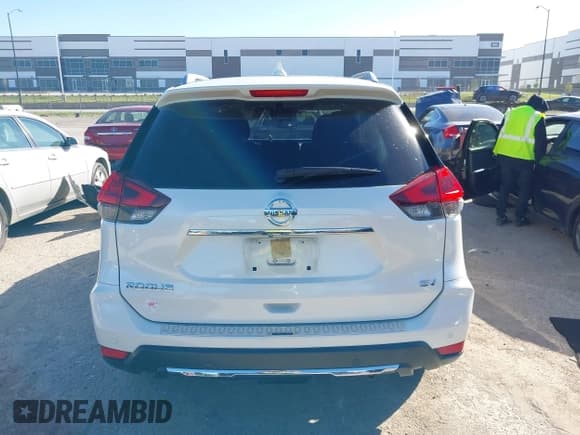 ✅ 2019 Nissan Rogue SV • VIN: JN8AT2MT5KW267358 • Lot: 43576405. Listed on IAAI with 53,941 mi. Free auction sales archive from the USA and detailed vehicle history report at DreamBid. Image 17.