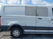✅ 2017 Ford Transit • VIN: 1FTYR1ZM2HKA78445 • Lot: 42106503. Wystawiony na IAAI z przebiegiem 143 544 mil. Bezpłatny archiwum sprzedaży aukcyjnych z USA i szczegółowy raport historii pojazdu na DreamBid. Zdjęcie 17.
