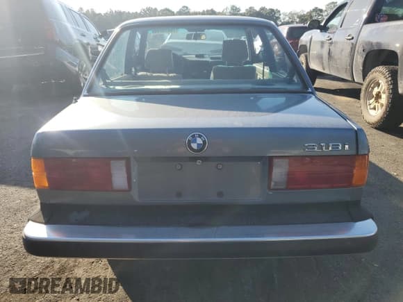 ✅ 1984 BMW 3 Series • VIN: WBAAK7406E8703402 • Lot: 78475274. Wystawiony na Copart z przebiegiem 163 095 mil. Bezpłatny archiwum sprzedaży aukcyjnych z USA i szczegółowy raport historii pojazdu na DreamBid. Zdjęcie 6.