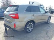 ✅ 2014 Kia Sorento SX Limited • VIN: 5XYKWDA77EG433116 • Lot: 41919272. Wystawiony na IAAI z przebiegiem 111 405 mil. Bezpłatny archiwum sprzedaży aukcyjnych z USA i szczegółowy raport historii pojazdu na DreamBid. Zdjęcie 4.