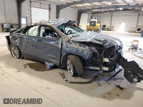 ✅ 2020 Jeep Cherokee Lux • VIN: 1C4PJMLX3LD631124 • Lot: 66856084. Wystawiony na Copart z przebiegiem 32 820 mil. Bezpłatny archiwum sprzedaży aukcyjnych z USA i szczegółowy raport historii pojazdu na DreamBid. Zdjęcie 4.