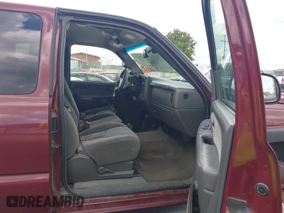 ✅ 2003 Chevrolet Silverado 2500HD LS • VIN: 1GCHC29183E114014 • Lot: 42917295. Listed on IAAI with 360,118 mi. Free auction sales archive from the USA and detailed vehicle history report at DreamBid. Image 5.