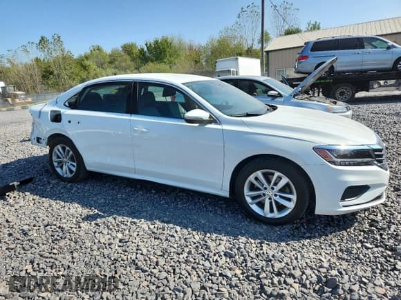 ✅ 2020 Volkswagen Passat SE • VIN: 1VWSA7A3XLC027181 • Lot: 85168235. Listed on Copart with 81,001 mi. Free auction sales archive from the USA and detailed vehicle history report at DreamBid. Image 4.